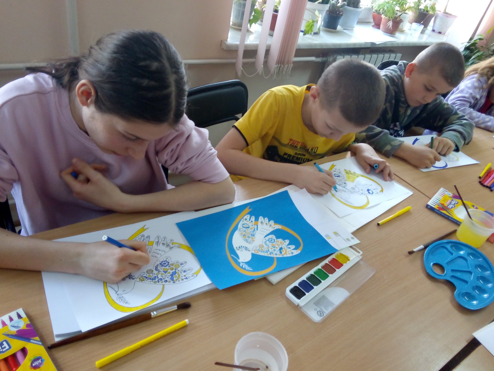 "Unity Action": Young People from Vinnytsia and Lithuania Together Created a Collection of Albums with Children's Patriotic Drawings